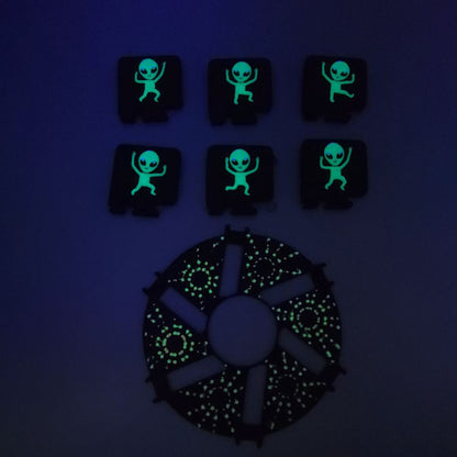 Flipbook Dancing Alien Spinner (See description for more info on how to view)